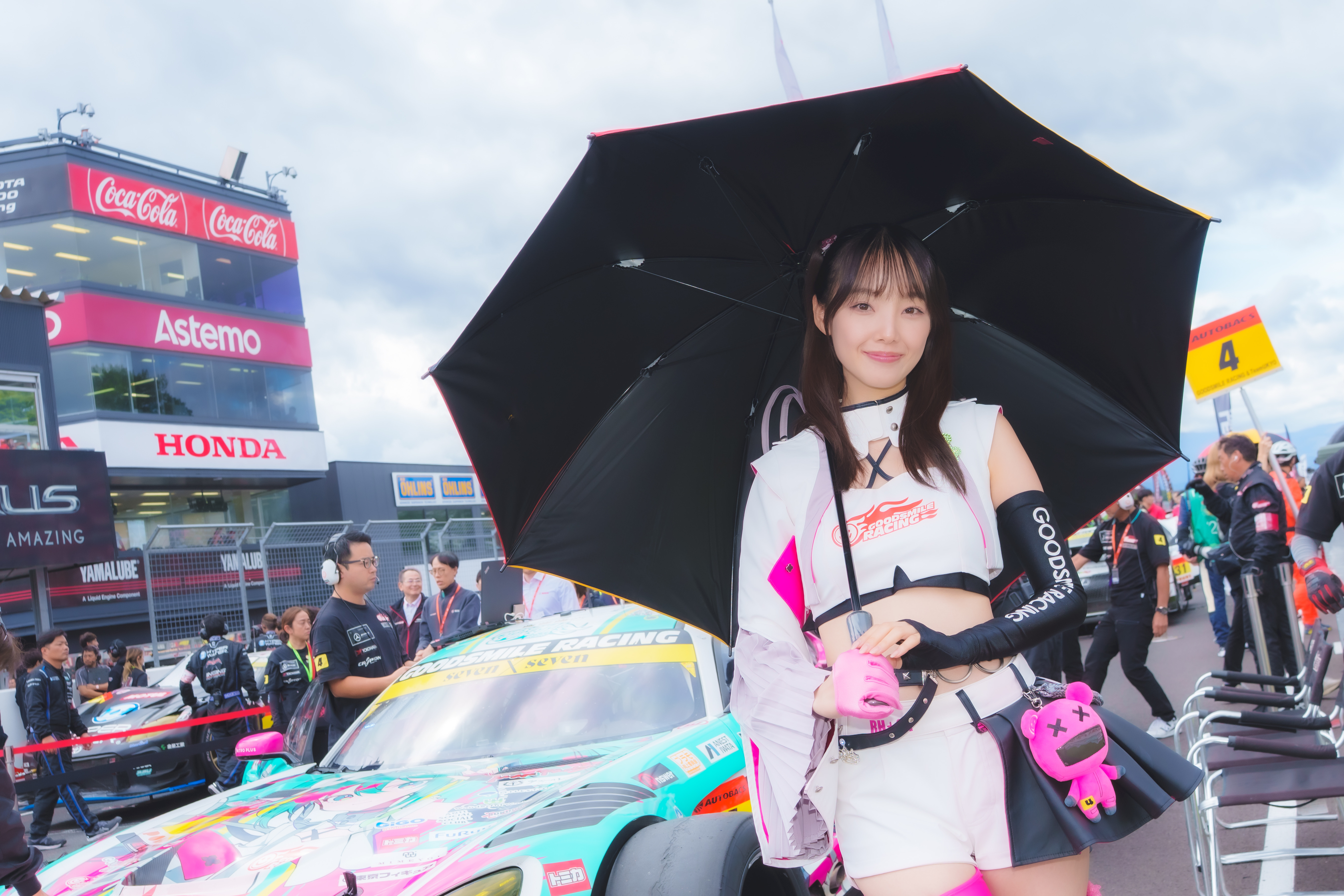 グッドスマイルレーシング　個人スポンサー特典　ブルゾン　グレー　XL GSR個人スポンサー特典を実際に装着して紹介！！ | グッスマらぼ